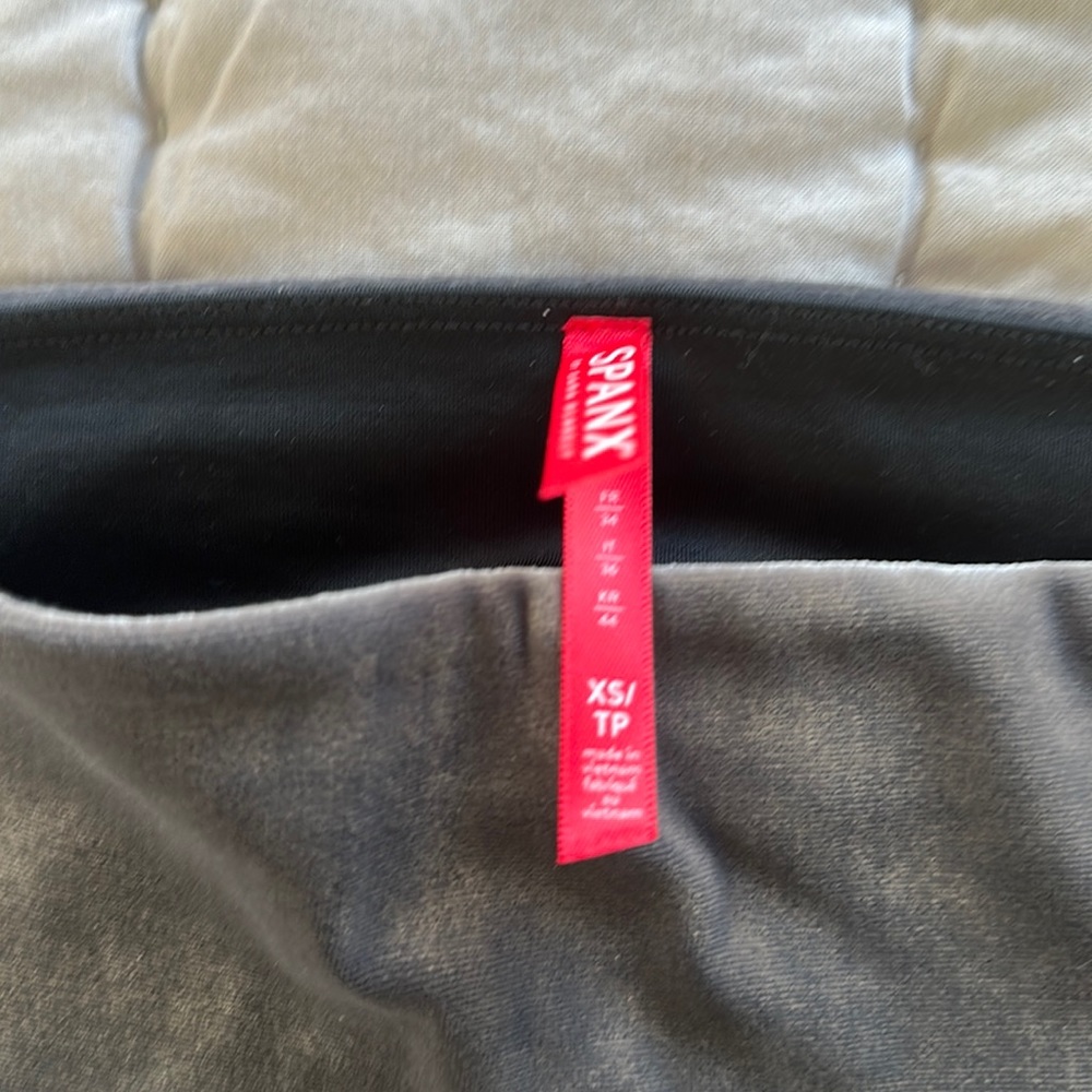 ***SPANX LIKE NEW** velvet gray leggings